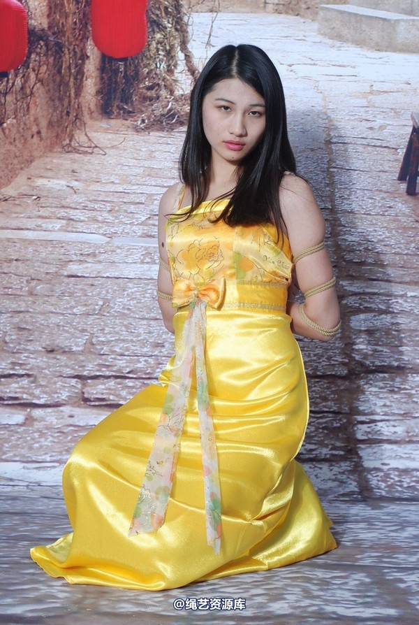唯美之家 - 新模萧萧黄礼服 第 175 张图片