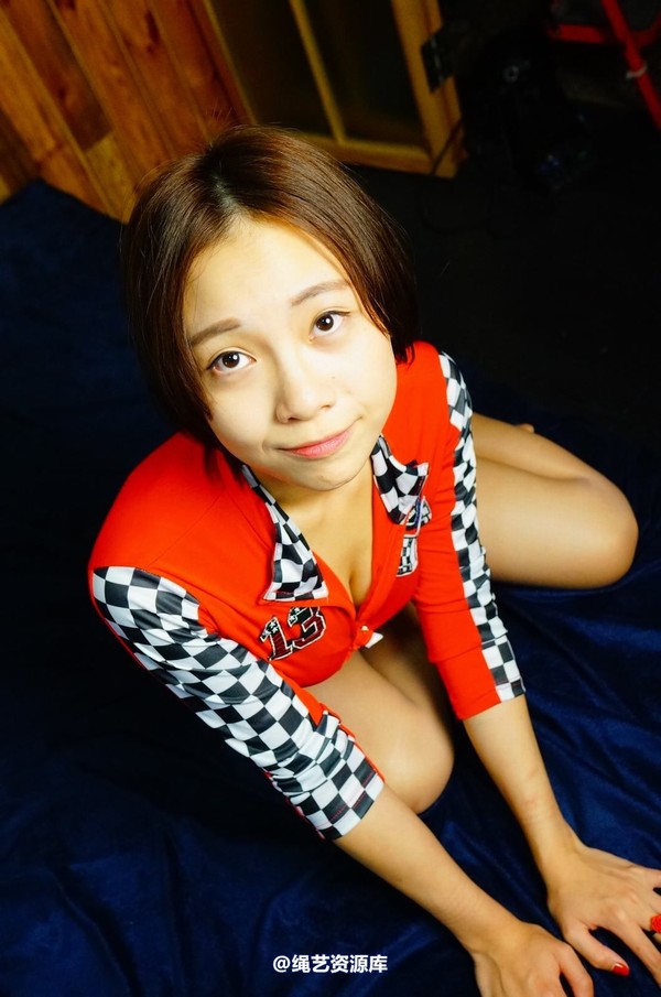 dk13美束馆 - 9.16-小仙儿赛车女郎-B120P 第 44 张图片