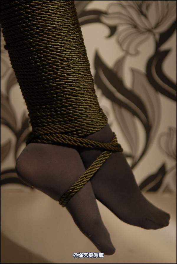 simplytied - Jinx in Grey 第 27 张图片