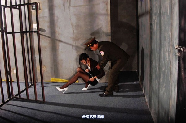 mj影视 - 倾心罪恶红唇1 第 362 张图片