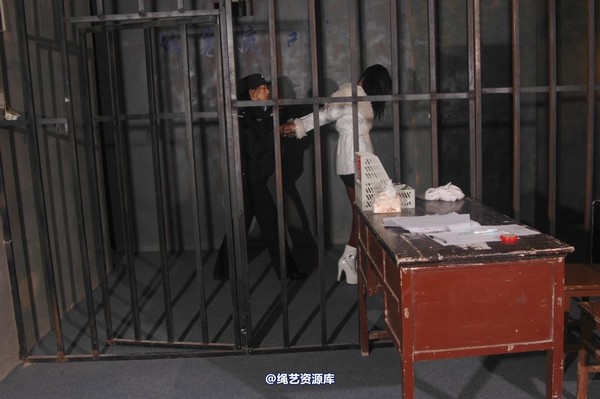 mj影视 - 安娜审问 第 75 张图片