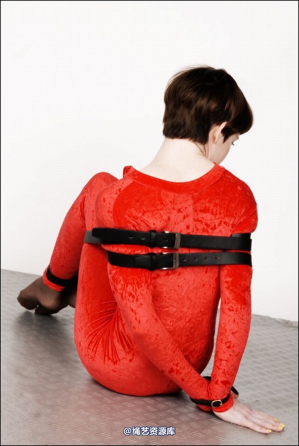 simplytied - Fawnya Red catsuit 第 21 张图片