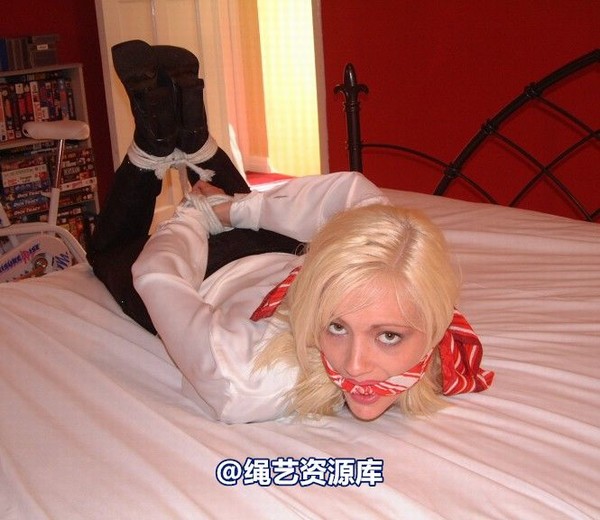 bondagebob - Angelica Vamp Hogtied 第 9 张图片