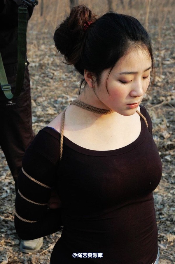 mj影视 - 2013-3-4陈沫踏青 黑丝美女最终的不归路 第 12 张图片
