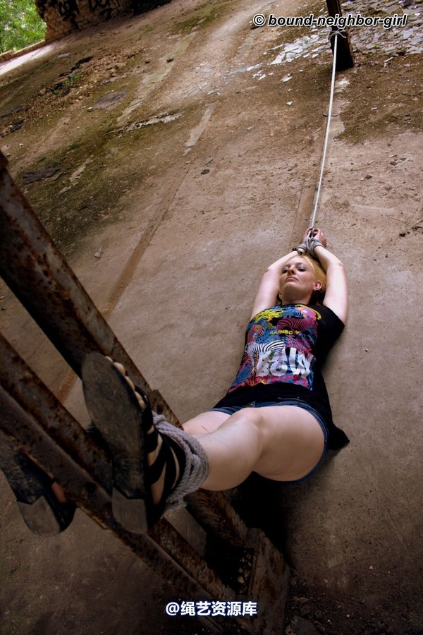 bound-neighbor-girl - Nana - In the ruins 3 第 13 张图片