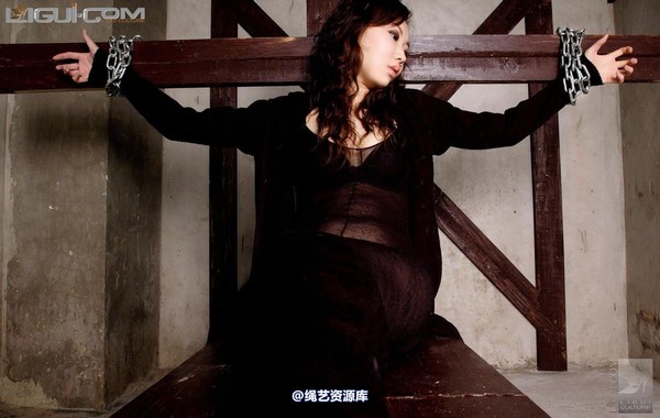 丽柜美束 - 2008-10-19 露露 第 3 张图片