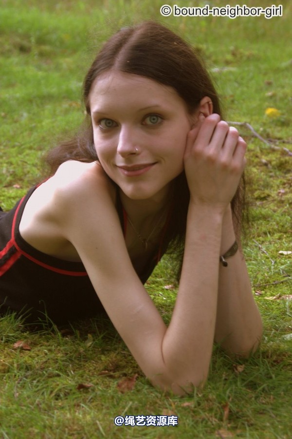 bound-neighbor-girl - Tanja - Tied up in the forest 3 第 15 张图片