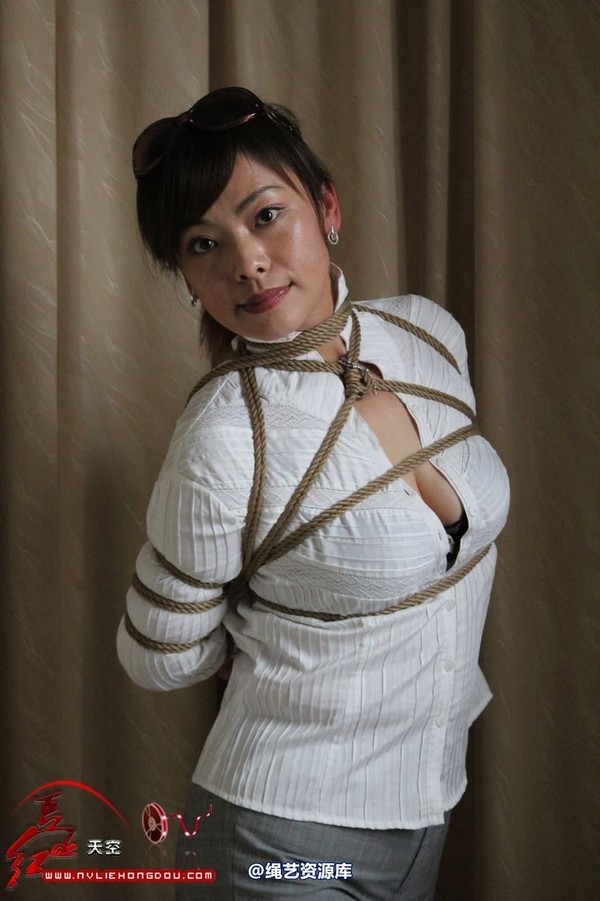 红豆的天空 - 2011 琪儿唯美性感白衫KB 第 39 张图片