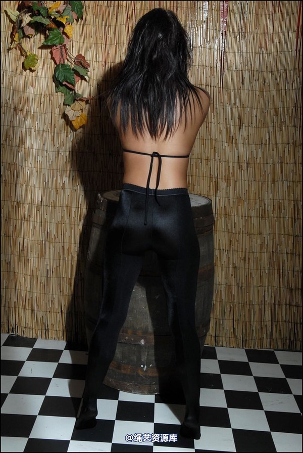 simplytied - Opaque seams 第 1 张图片
