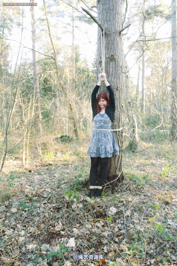 limitedaudience - 2012 scarlett far from help 第 30 张图片