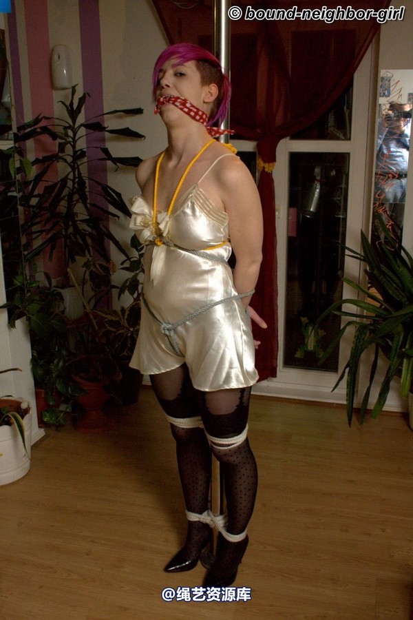 bound-neighbor-girl - Holly - Tied up in her apartment 第 42 张图片
