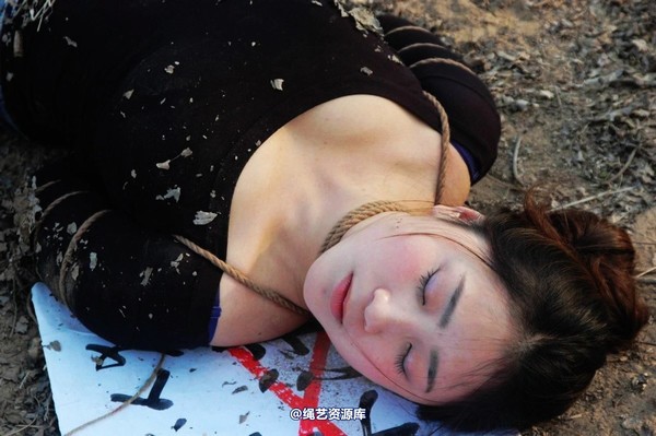 mj影视 - 2013-3-4陈沫踏青 黑丝美女最终的不归路 第 144 张图片
