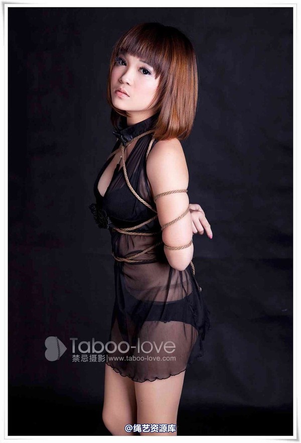 禁忌摄影 - No.045 可�� 可�访妹煤诩�曼妙 第 29 张图片