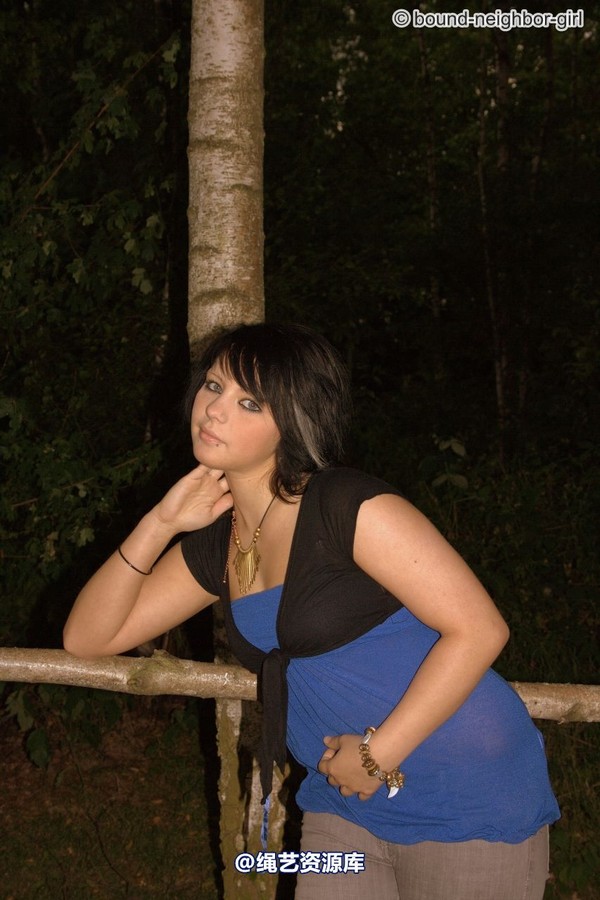 bound-neighbor-girl - Nadine - In the woods alone 第 7 张图片
