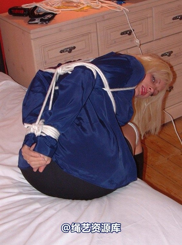 bondagebob - Angelica Vamp First time 第 9 张图片