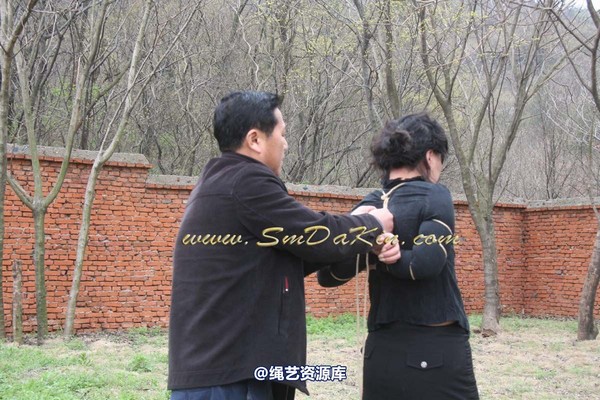 锐度主张 - 2009年第21期捆绑图（2009.4.26）3.28聚会，同好MM极限紧缚 第 21 张图片