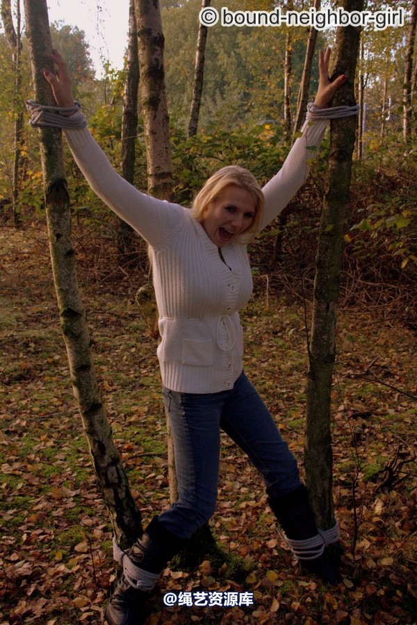 bound-neighbor-girl - Bambi - Tied up in the autumn woods Part 2 第 16 张图片
