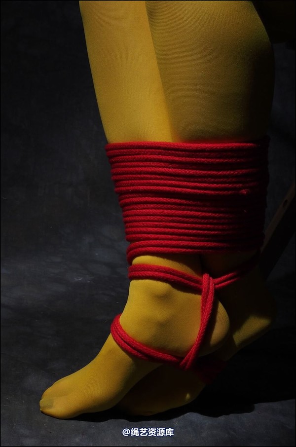 simplytied - Yellow tights red rope 第 29 张图片