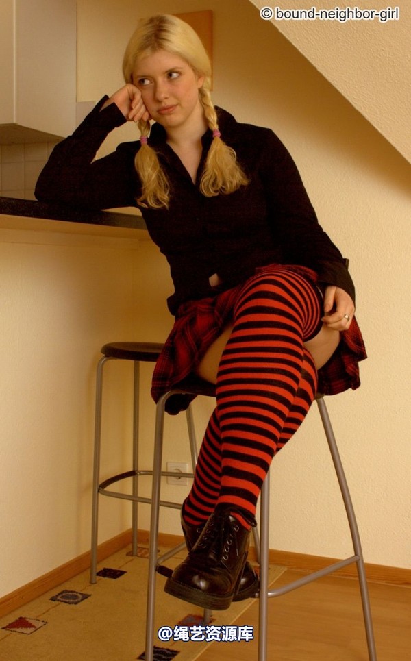 bound-neighbor-girl - Svenja - blind date with ropes 2 第 24 张图片