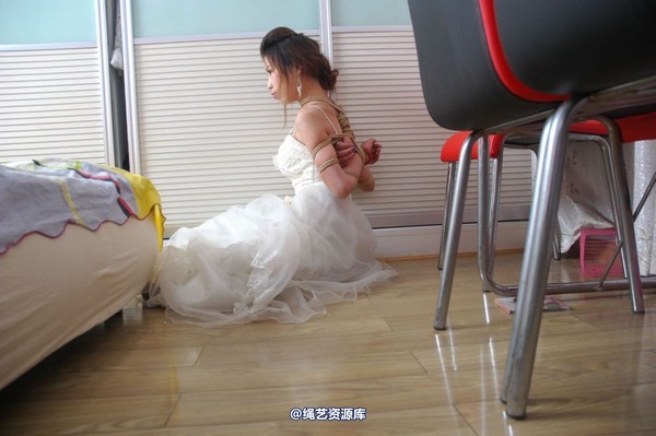 唯美之家 - 丽莎婚纱捆绑2010-7-8 第 22 张图片