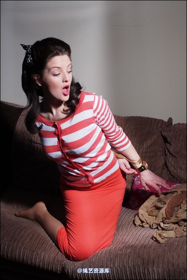 simplytied - RR gets tights tied 第 13 张图片