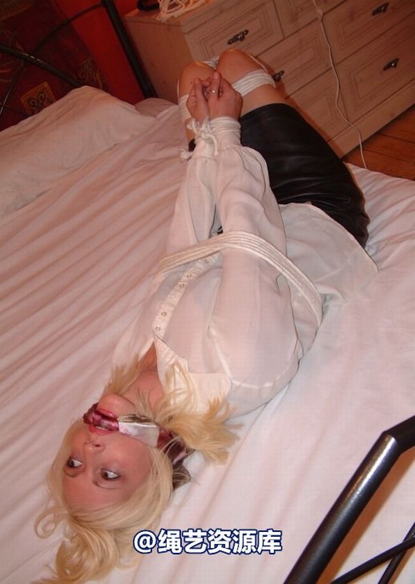 bondagebob - Angelica Vamp Struggles 第 24 张图片