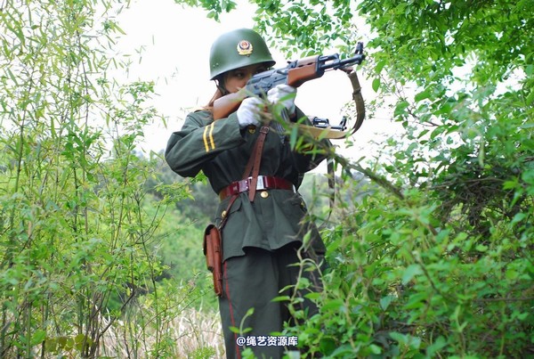 唯美之家 - 外拍军装三模特 第 242 张图片