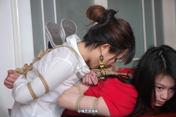 唯美之家 - 秀玉和提娜2010-3-19 第 3 张图片
