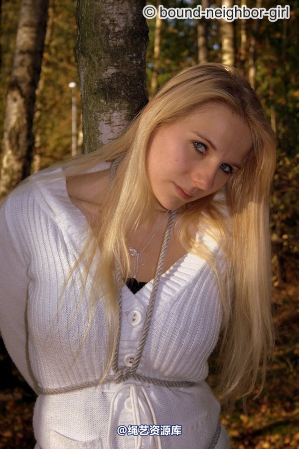 bound-neighbor-girl - Bambi - Tied up in the autumn woods Part 1 第 37 张图片