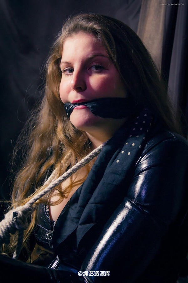 limitedaudience - 2014 alais peach bundled up 第 27 张图片