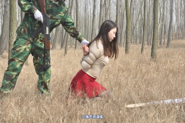 mj影视 - 车模梅晓雯 第 306 张图片