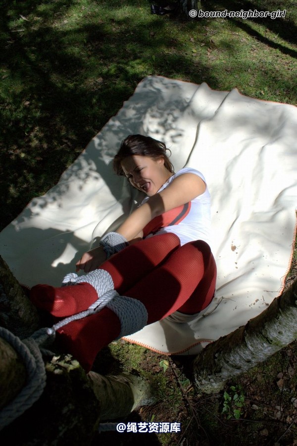 bound-neighbor-girl - Guest Helena - Tied up in the forest Part 3 第 11 张图片