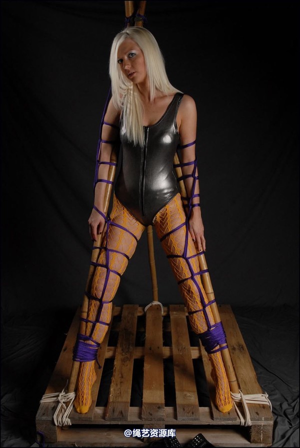 simplytied - Lady CC encased again 第 25 张图片