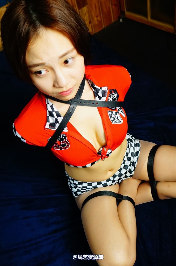 dk13美束馆 - 9.16-小仙儿赛车女郎-B120P 第 119 张图片