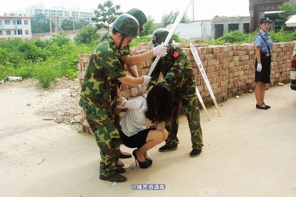 mj影视 - 血的代价刑前押送2013-08-26 第 163 张图片