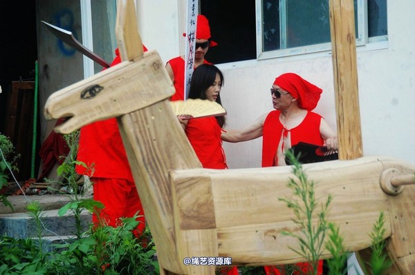 mj影视 - 血的代价-红罪衣刑场木驴斩－梅晓芳2013-08-26 第 101 张图片