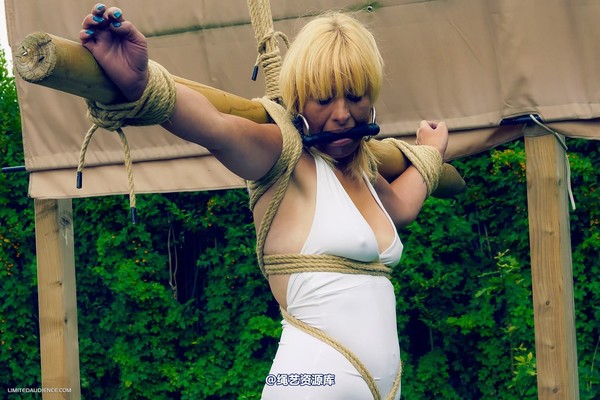 limitedaudience - 2013 kimmy louise tethered torment 第 10 张图片