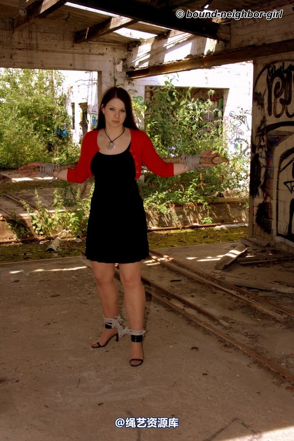 bound-neighbor-girl - Jasmin - bondage in the ruins 4 第 15 张图片