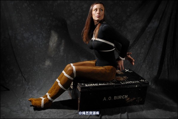simplytied - Gold and Black tights 第 15 张图片