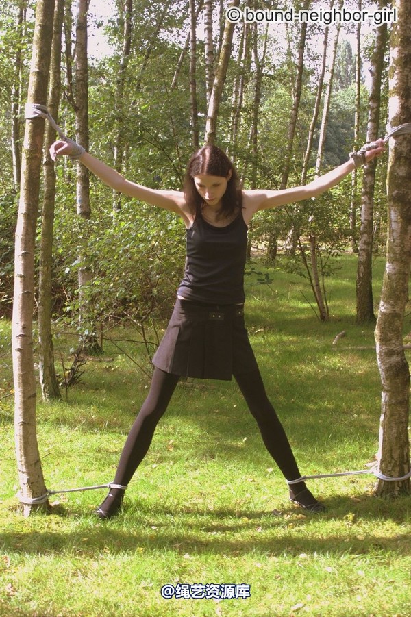 bound-neighbor-girl - Tanja - Tied up in the forest 1 第 20 张图片