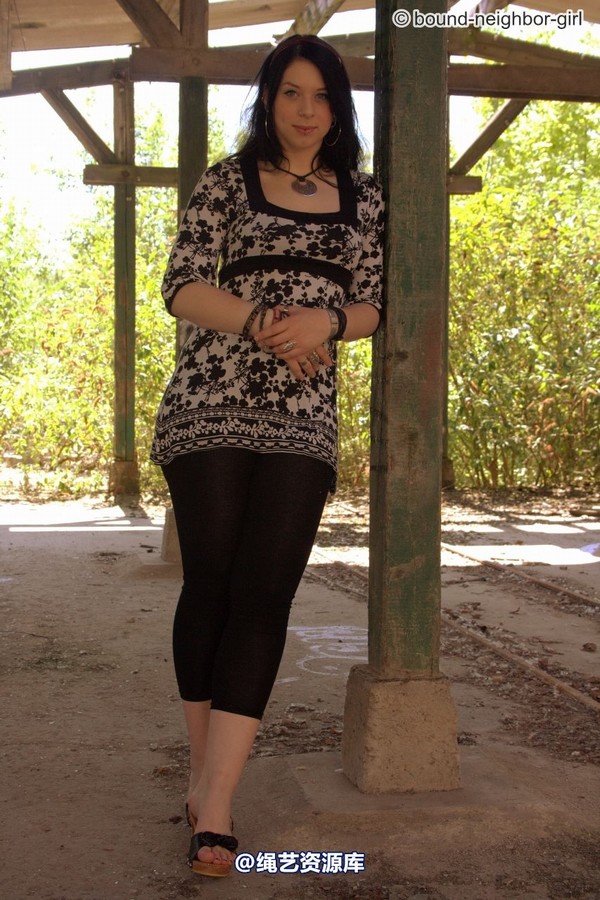 bound-neighbor-girl - Jasmin - Tied up in the ruins 1 第 4 张图片