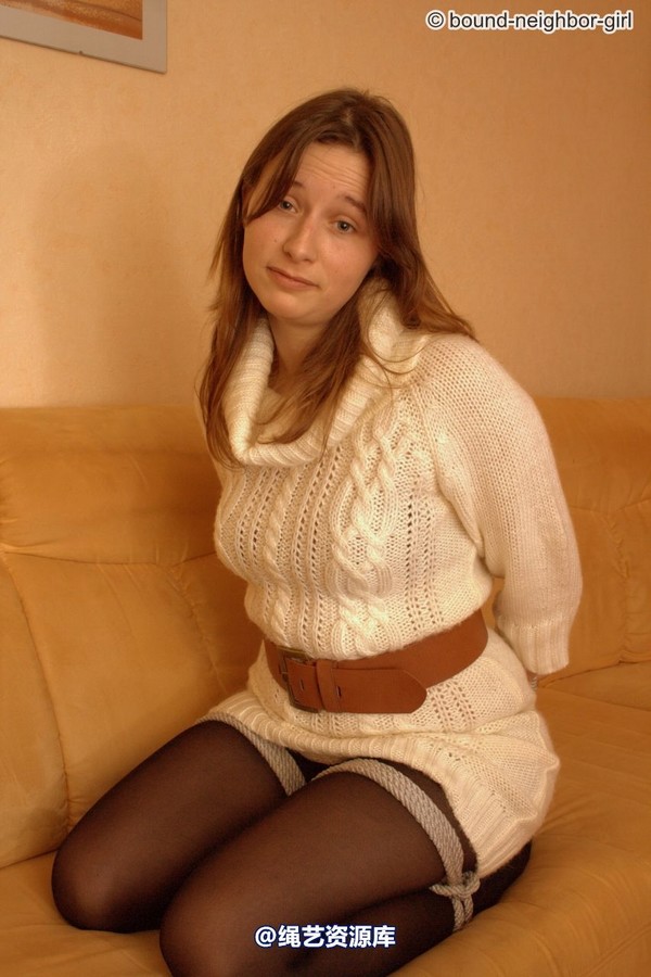 bound-neighbor-girl - Mimi - Tied up in living room 2 第 11 张图片
