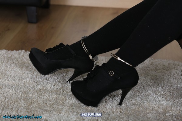 girlsinsteel - Secretary in handcuffs 第 44 张图片