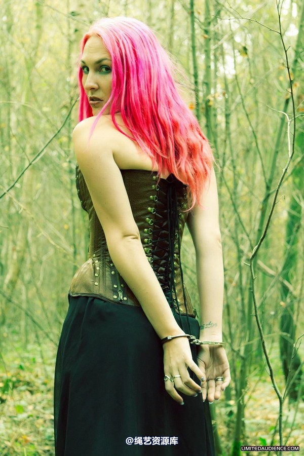 limitedaudience - 2012 elyssia cuffed in the woods 第 27 张图片
