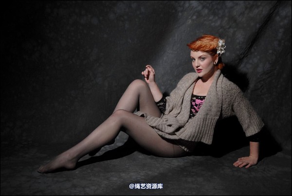 simplytied - RR in jumper and tights 第 5 张图片