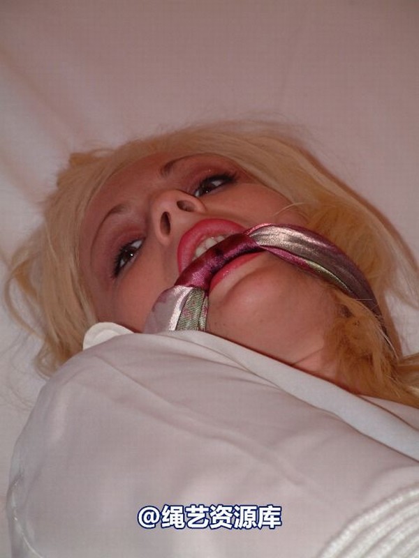 bondagebob - Angelica Vamp Struggles 第 21 张图片