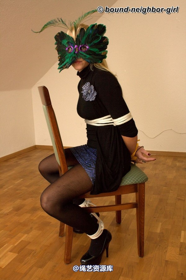 bound-neighbor-girl - Mystery Guest - Office Games 第 8 张图片