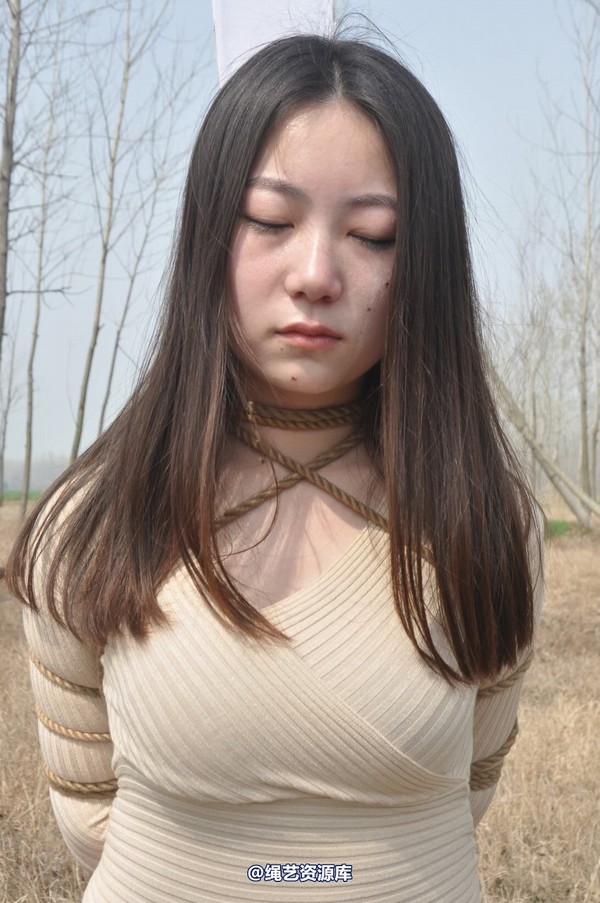 mj影视 - 车模梅晓雯 第 216 张图片