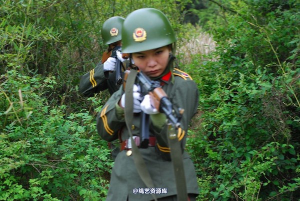 唯美之家 - 外拍军装三模特 第 230 张图片