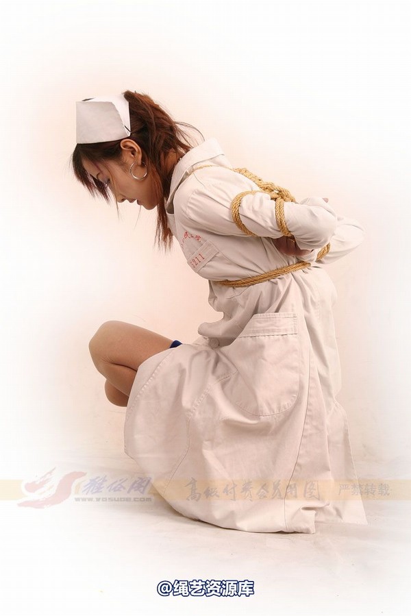 雅俗阁 - 20060430雪儿护士装 第 21 张图片
